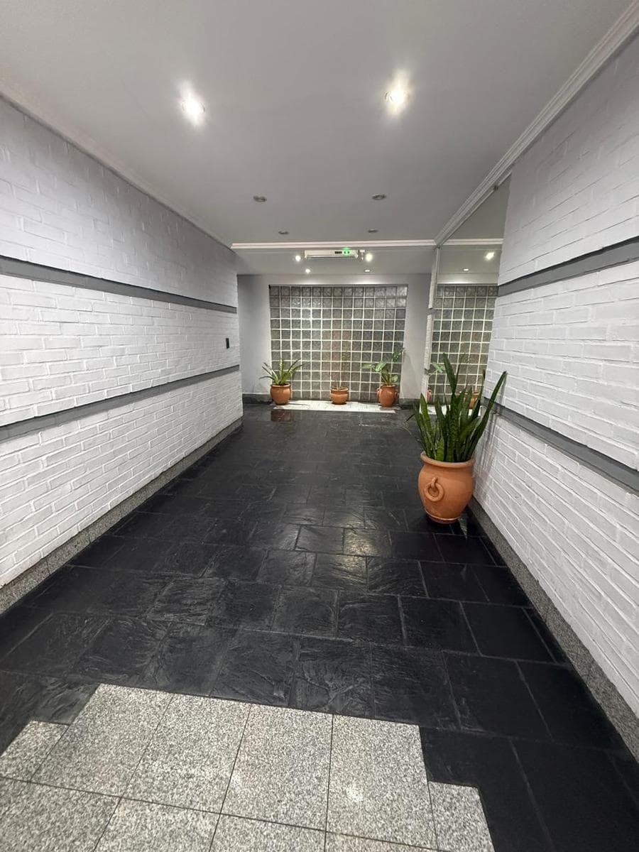 4-room apartment with balcony and garage in Villa Ballester; upper floor; low maintenance fees