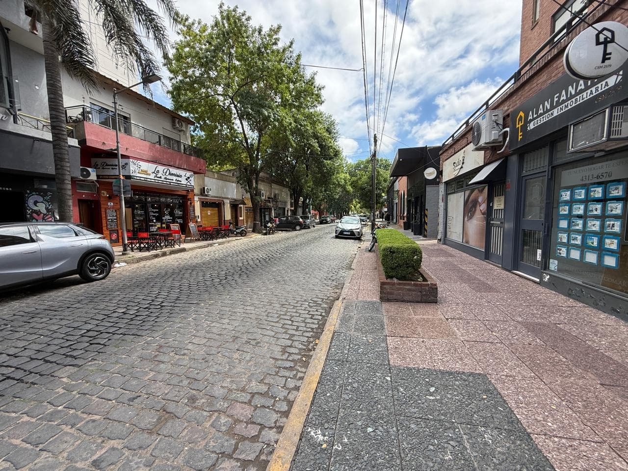 4-room apartment with balcony and garage in Villa Ballester; upper floor; low maintenance fees