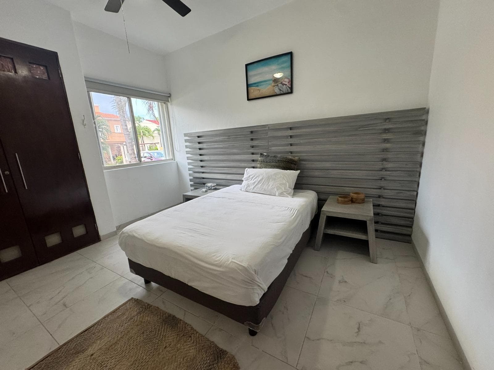 3-bedroom, 3.5-bathroom apartment