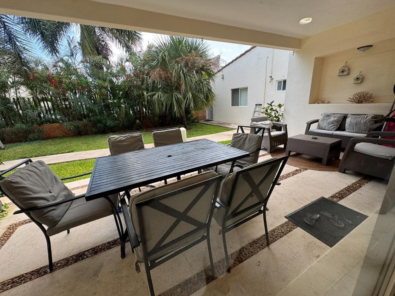 3-bedroom, 3.5-bathroom apartment
