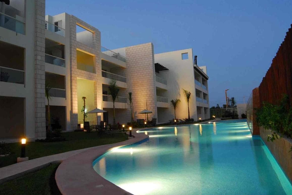 3-bedroom, 3.5-bathroom apartment