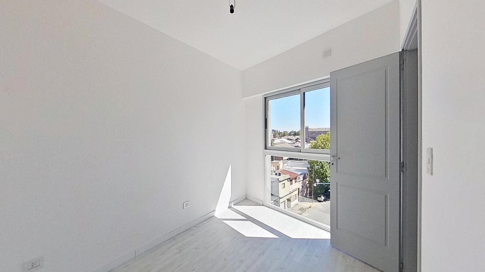 BRAND-NEW 2-ROOM APARTMENT FOR SALE WITH BALCONY IN DOWNTOWN AVELLANEDA