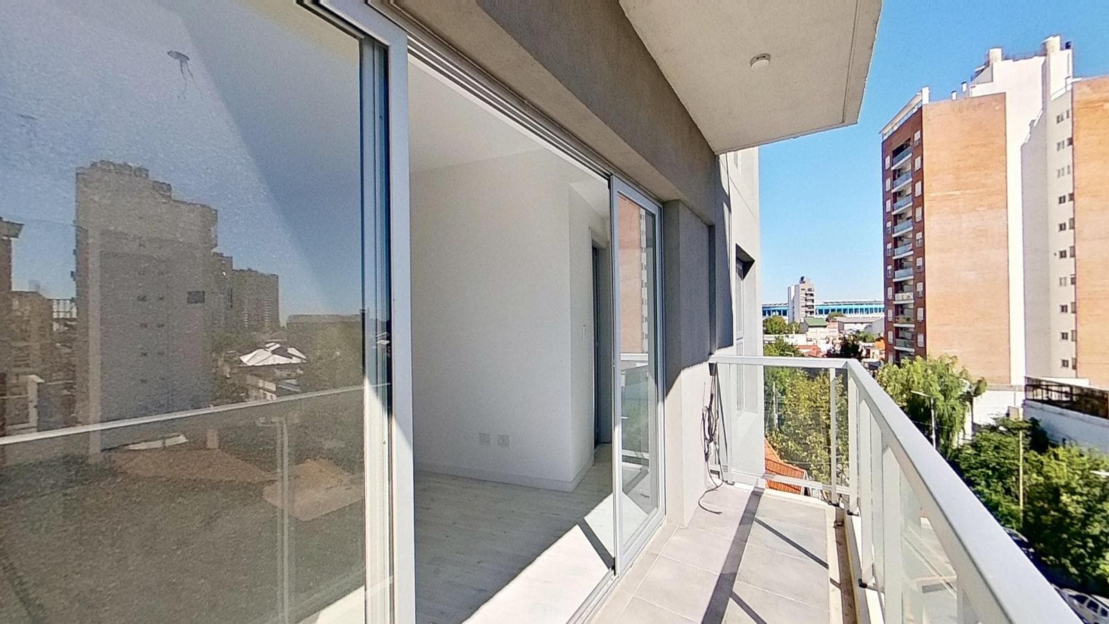 BRAND-NEW 2-ROOM APARTMENT FOR SALE WITH BALCONY IN DOWNTOWN AVELLANEDA
