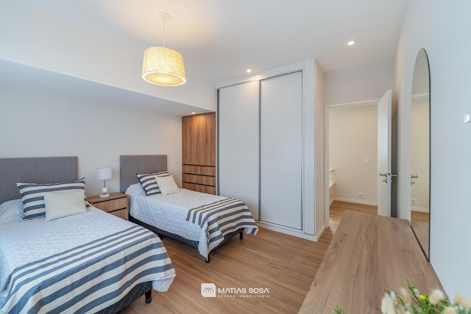 For Sale - Condominium - Renovated and Furnished - Garage - Aldrey