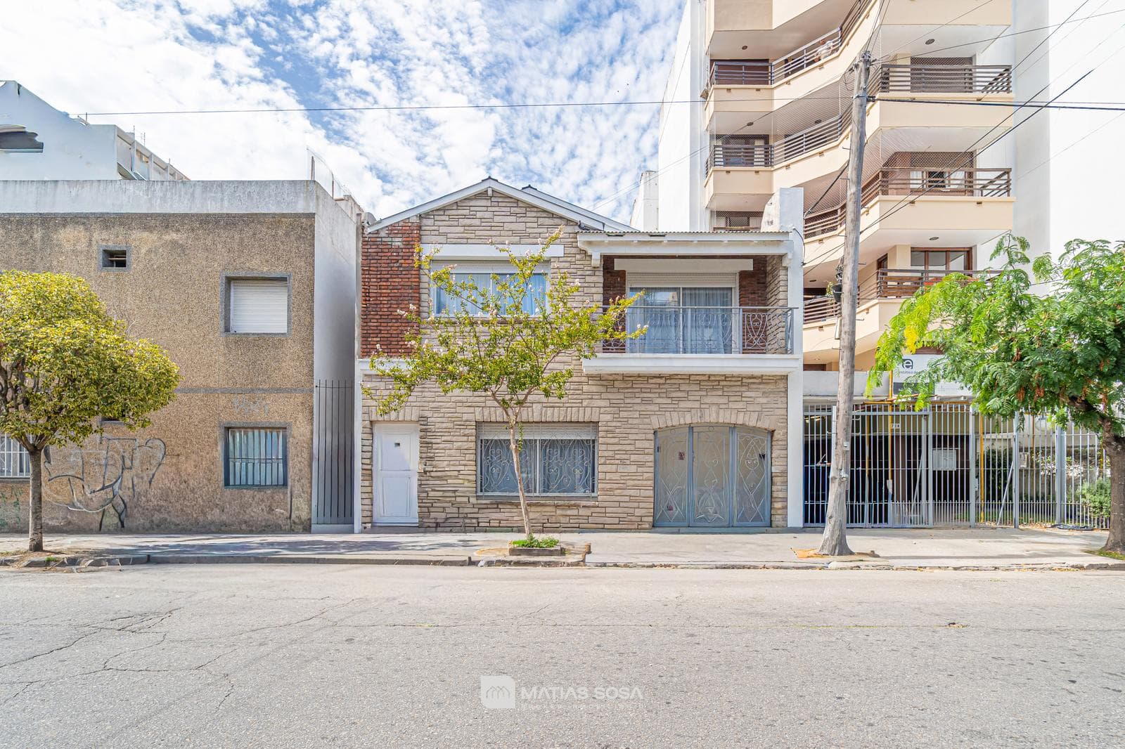 For Sale - Condominium - Renovated and Furnished - Garage - Aldrey