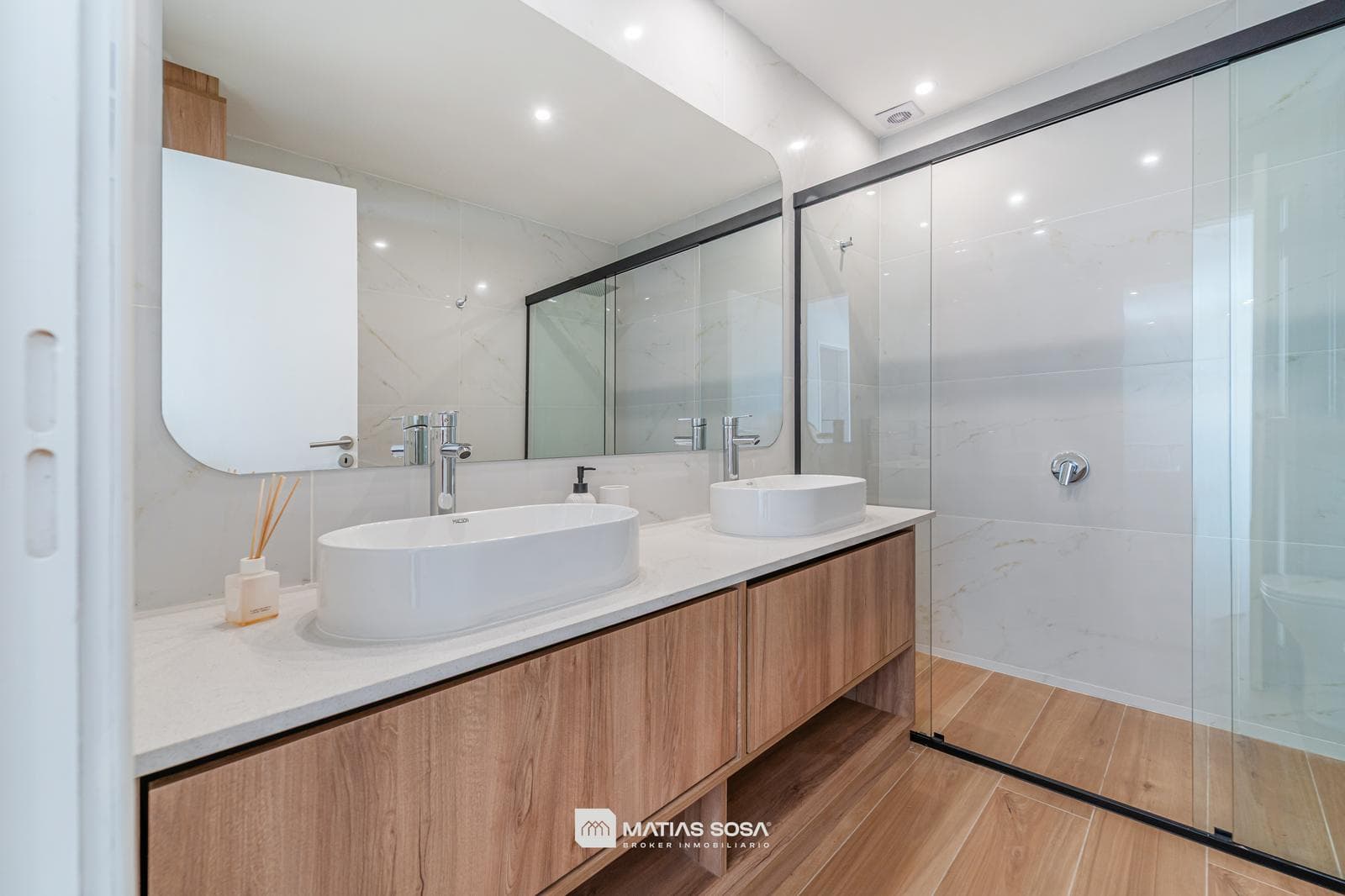 For Sale - Condominium - Renovated and Furnished - Garage - Aldrey