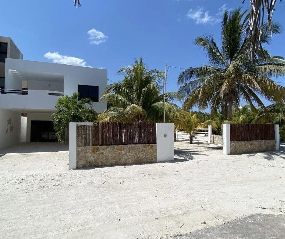House for Sale in San Benito Beach, Yucatán