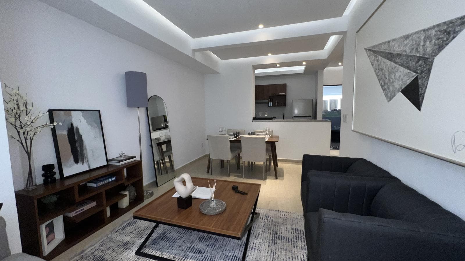APARTMENT FOR RENT: GREAT LOCATION AND COMFORTABLE