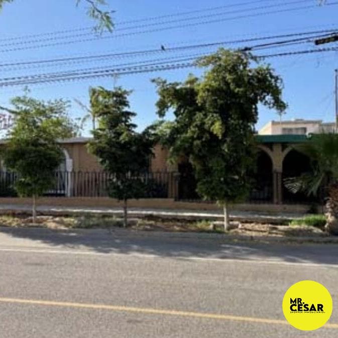 Property for sale in the Olivares neighborhood, one block from Luis Encinas Boulevard