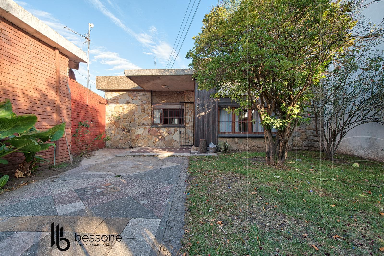House in Las Colinas, P. Ramos