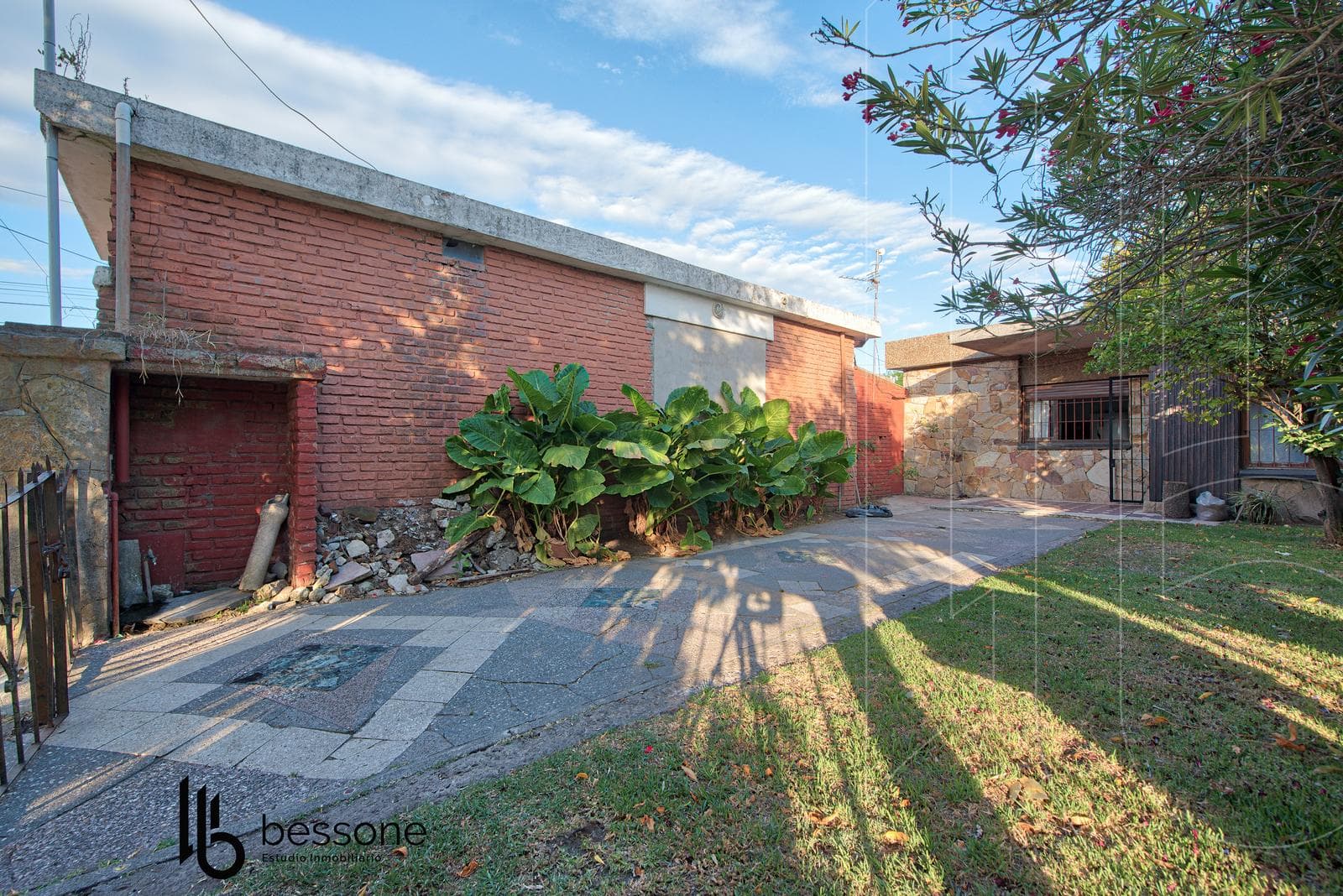 House in Las Colinas, P. Ramos