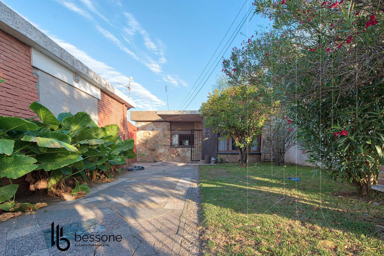 House in Las Colinas, P. Ramos