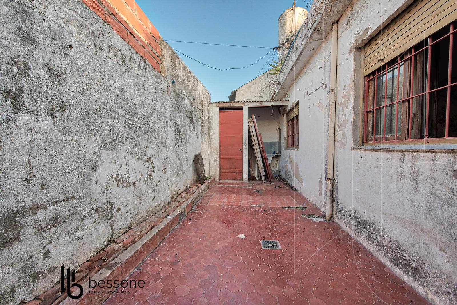 House in Las Colinas, P. Ramos
