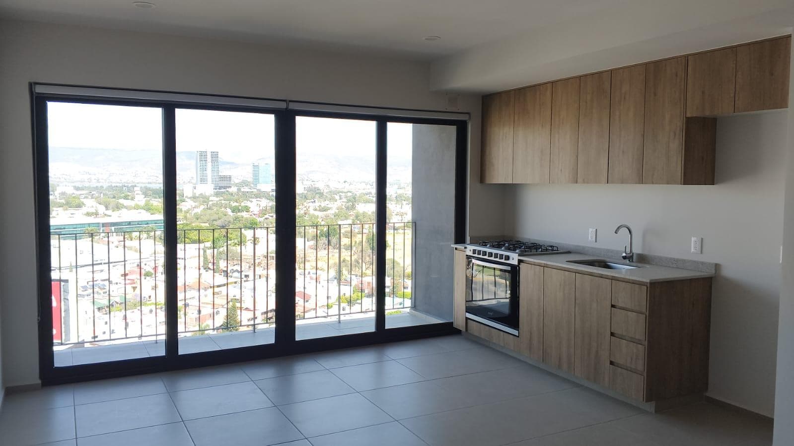 Loft en piso 22 en Punta Mayor con excelentes vistas panorámicas