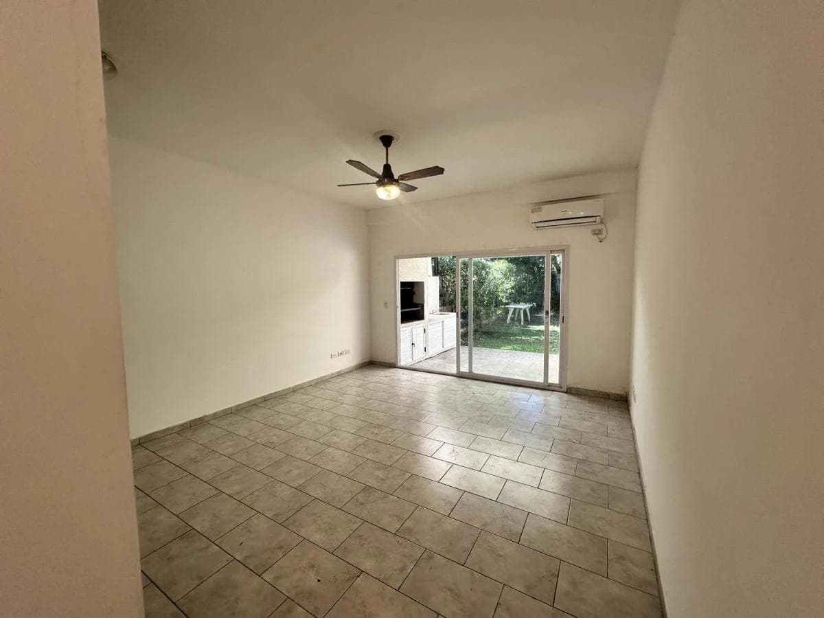 Apartment in Manuel Alberti, 2 bedrooms, 1 bathroom, ground floor, with garden, credit available.