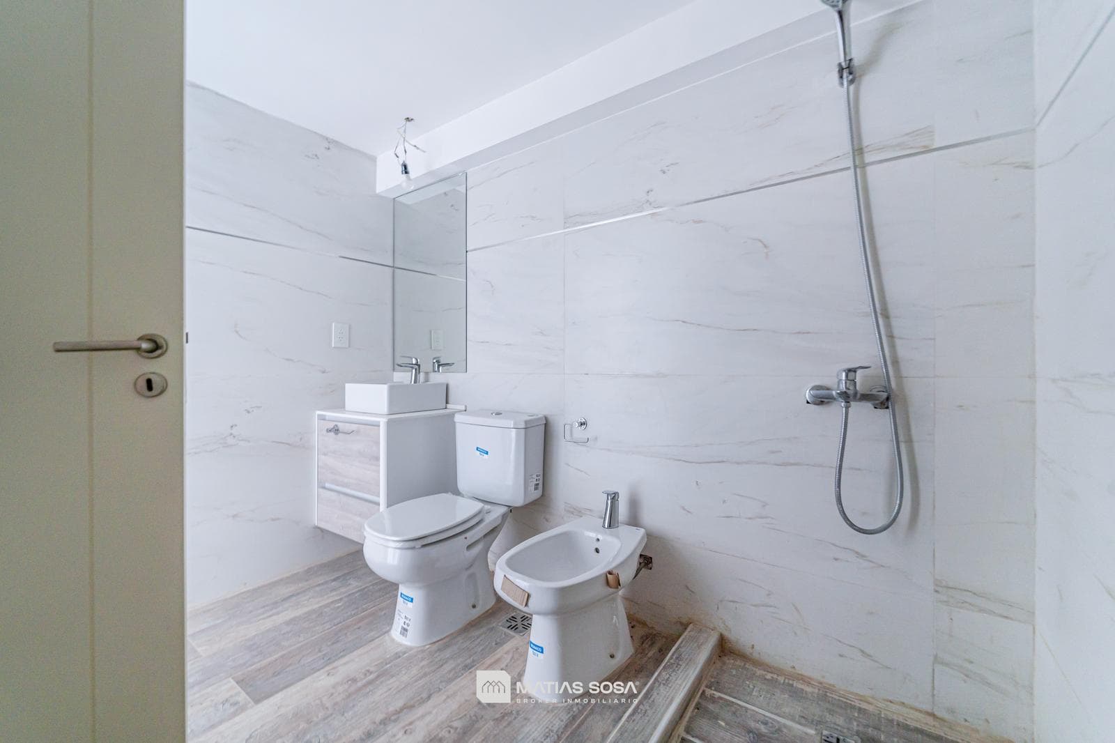 12- OR 24-MONTH LEASE - Apartment - Playa Chica - Brand-new