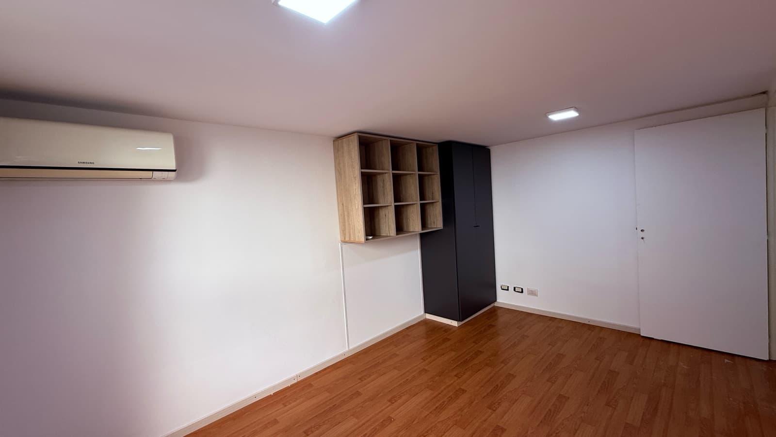 For Sale/Trade: Office, Doctor's Office, Apartment, Bedroom, Patio. Lourdes