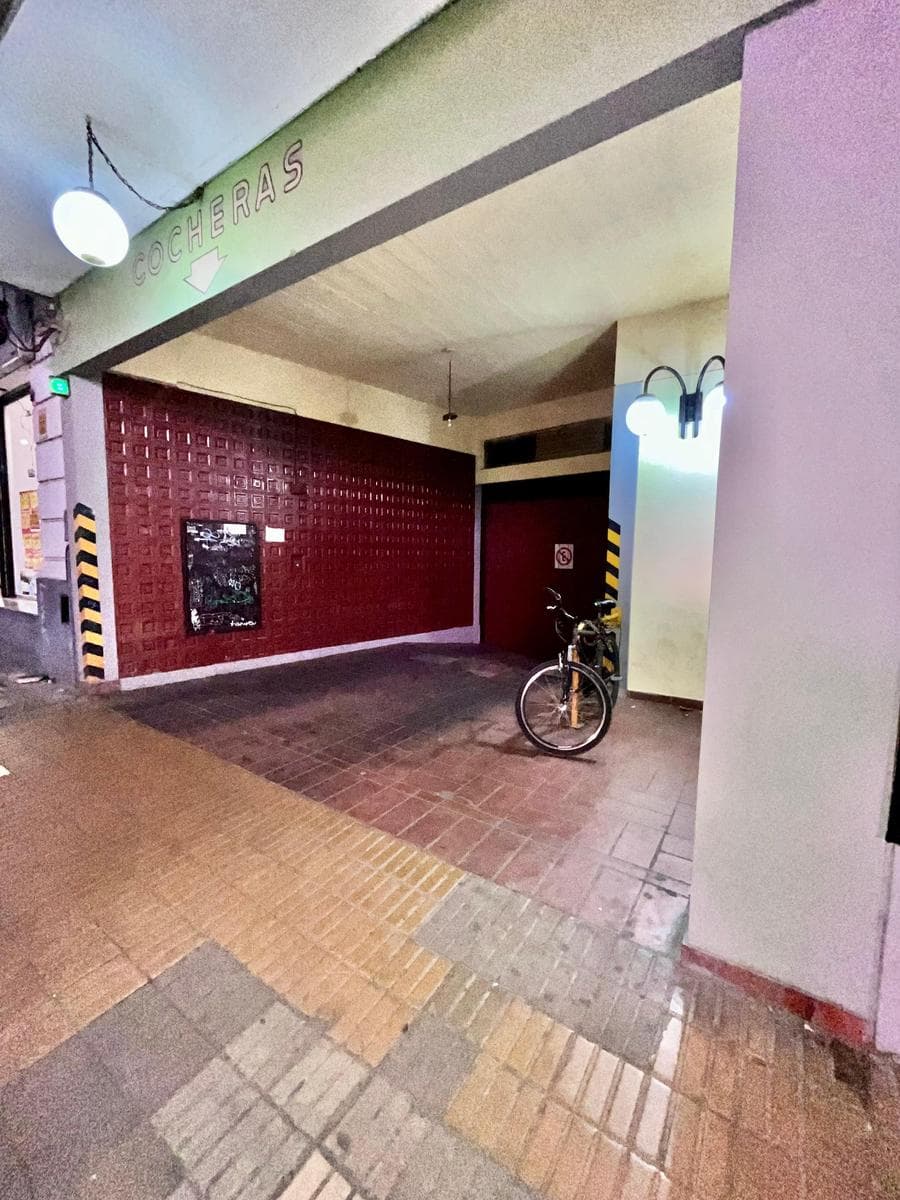 URGENT: FOR SALE/FINANCING AVAILABLE FOR A GARAGE IN DOWNTOWN ADROGUE