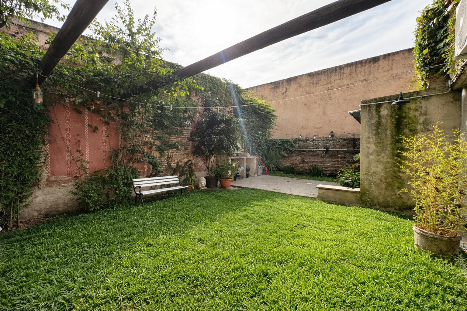 3-Bedroom House for Sale on a Main Street, with a Patio. Arroyito, Rosario