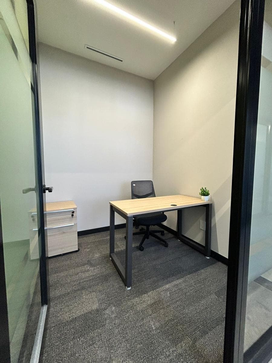 FULLY FURNISHED OFFICE FOR RENT