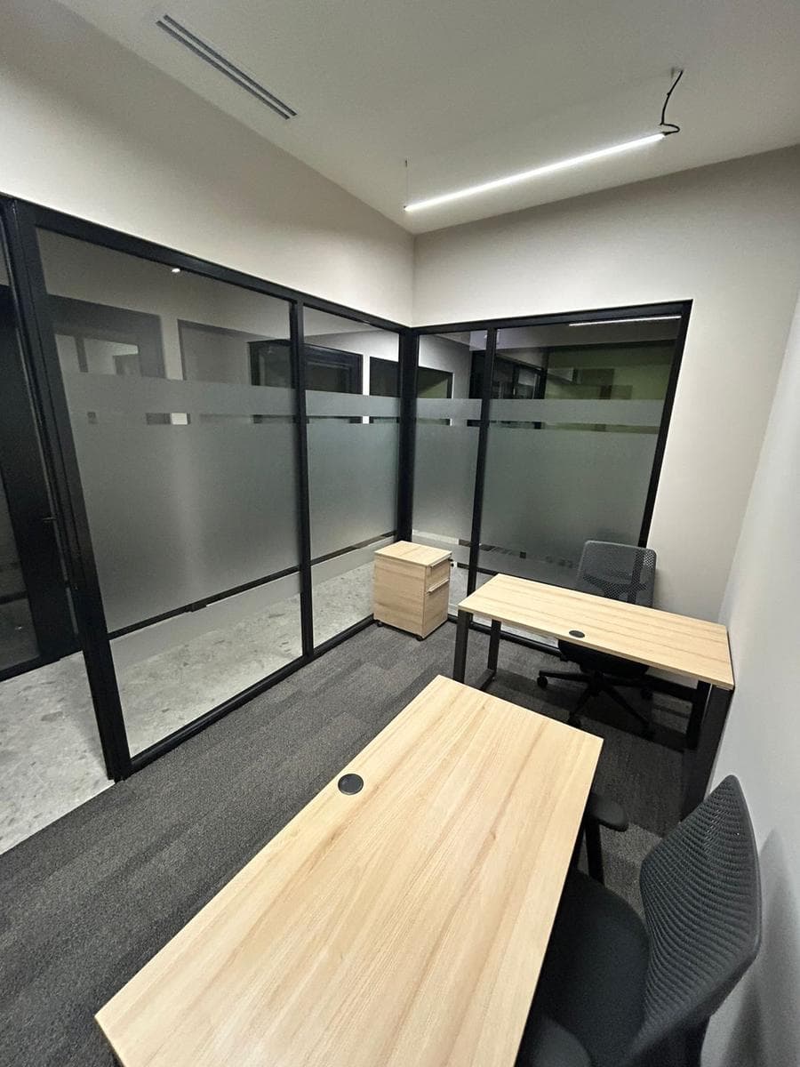 FULLY EQUIPPED AND FURNISHED OFFICE