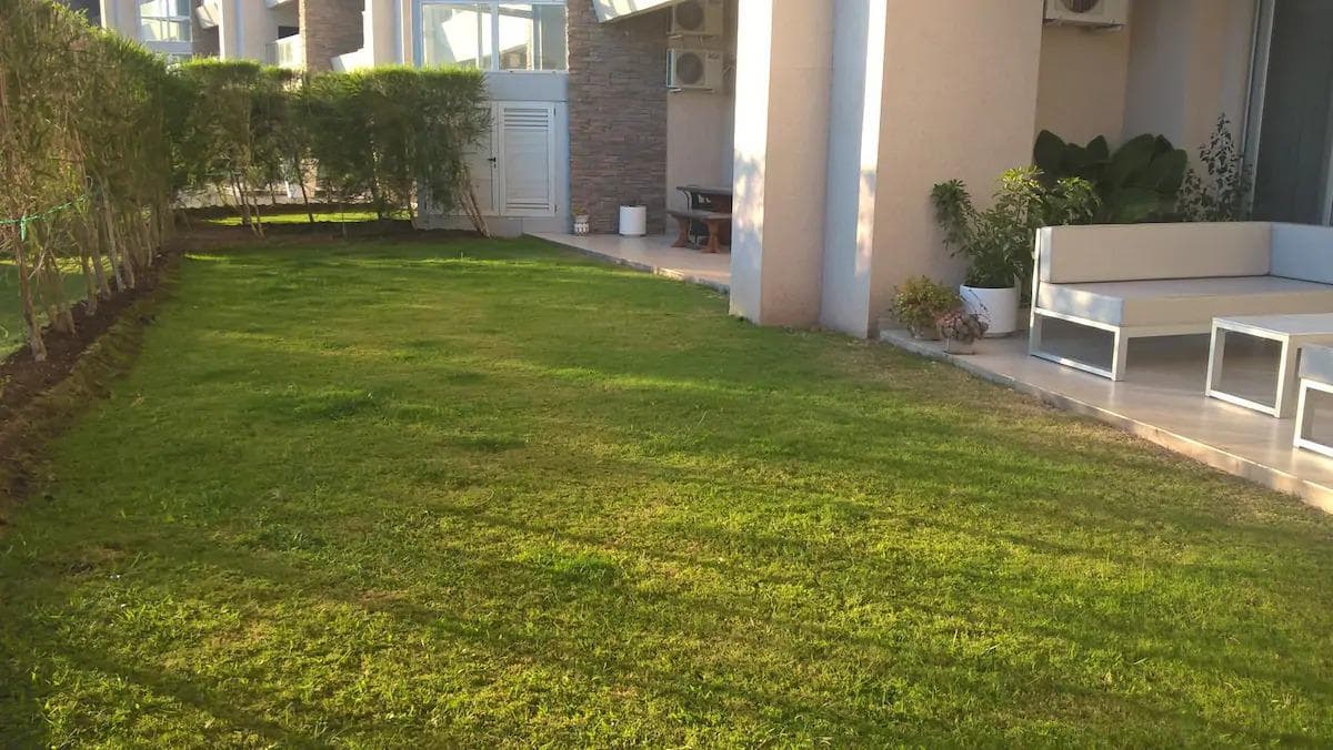 Apartment for sale and/or annual rent. Yoo Nordelta—3 bedrooms, ground floor, garden