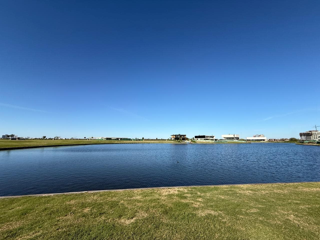 Land for sale near the lagoon. Los Puentes neighborhood. Nordelta