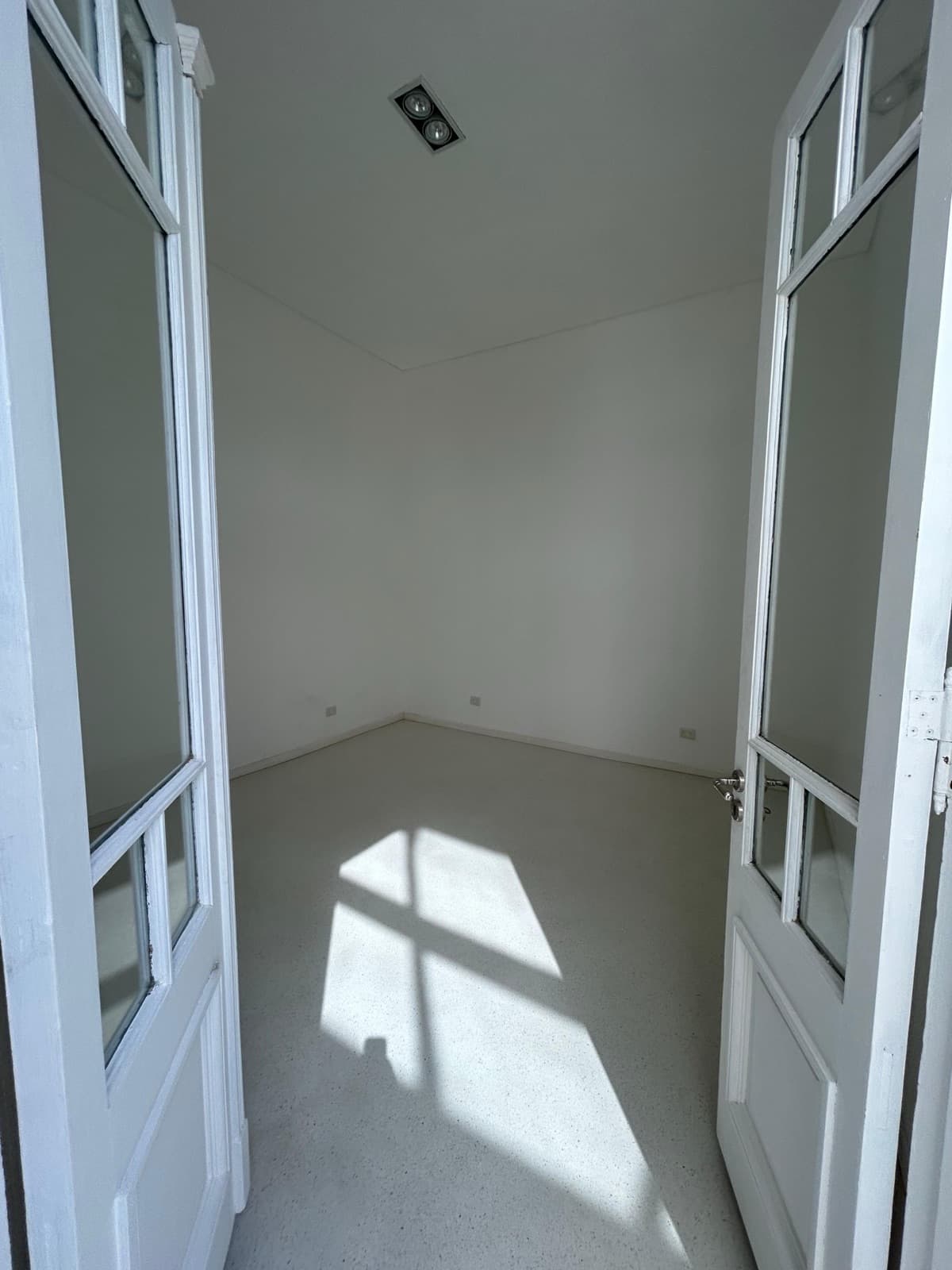 FULLY RECYCLED PH - ONE-OF-A-KIND! 4 rooms