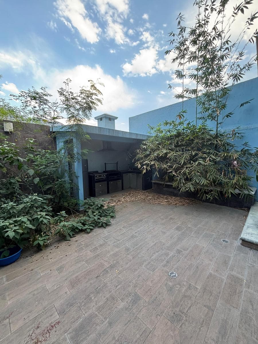 3-Story House for SALE - Colonia Satélite, SOUTH AREA of Monterrey - 4 Bedrooms + Office