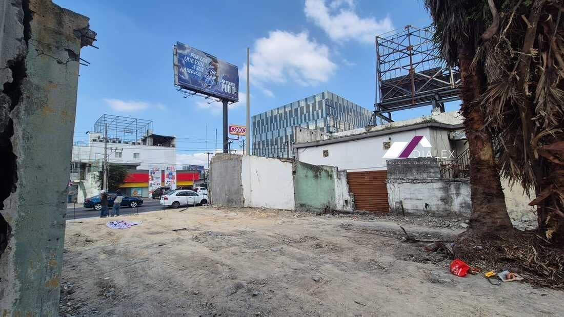FOR SALE or FOR RENT: 527 m² commercial lot on Av. Chapultepec / Av. Revolución in Monterrey