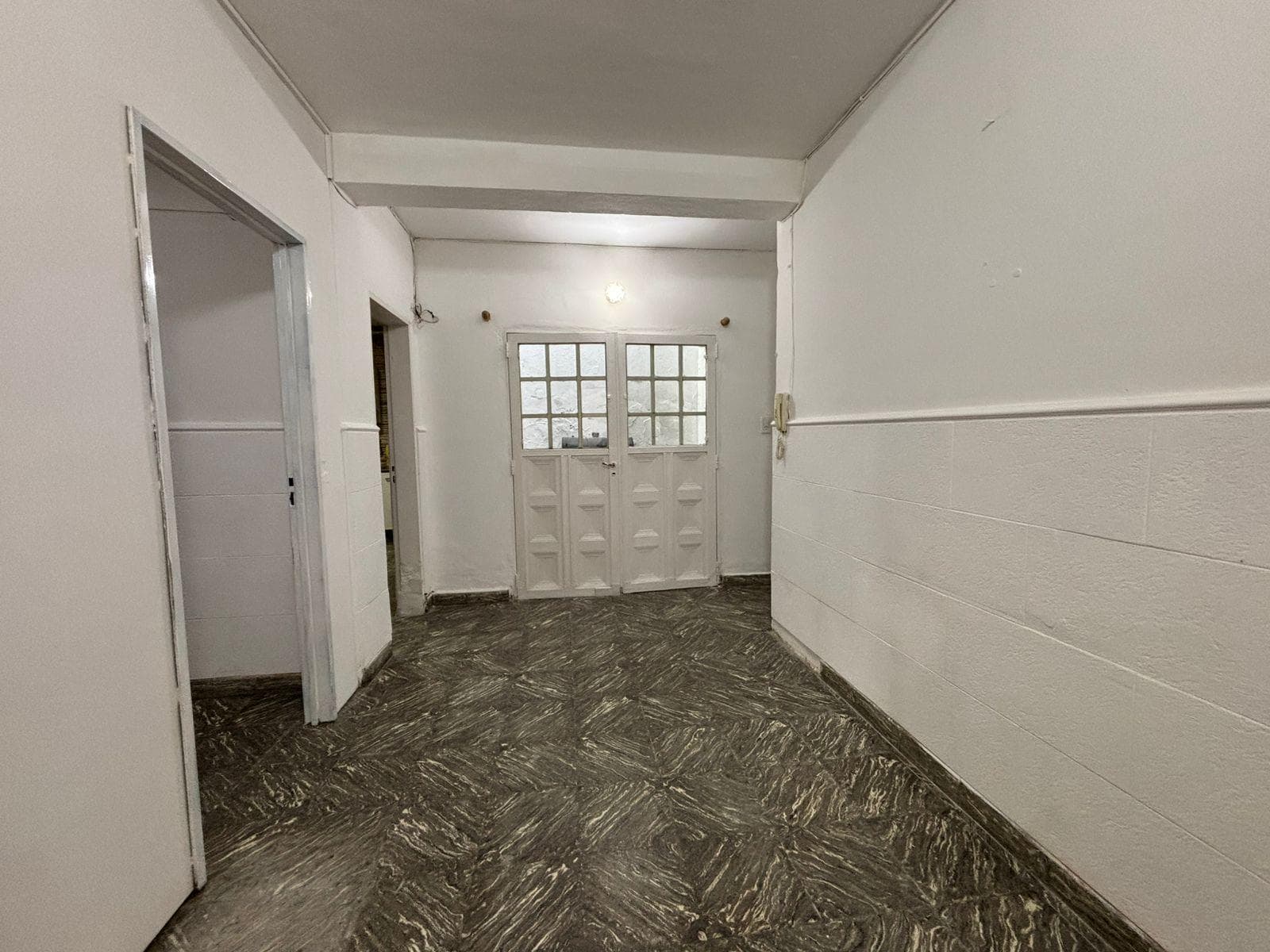 FOR RENT - 3-Bedroom Apartment with Patio in Pichincha