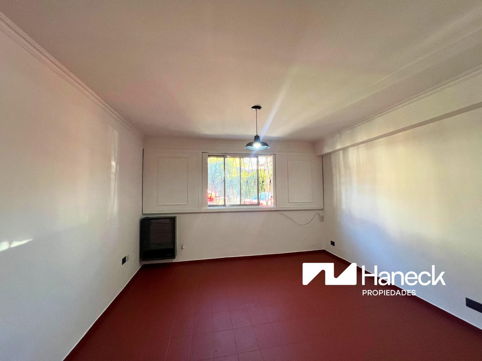 FOR SALE: Ground-floor apartment, downtown Bariloche