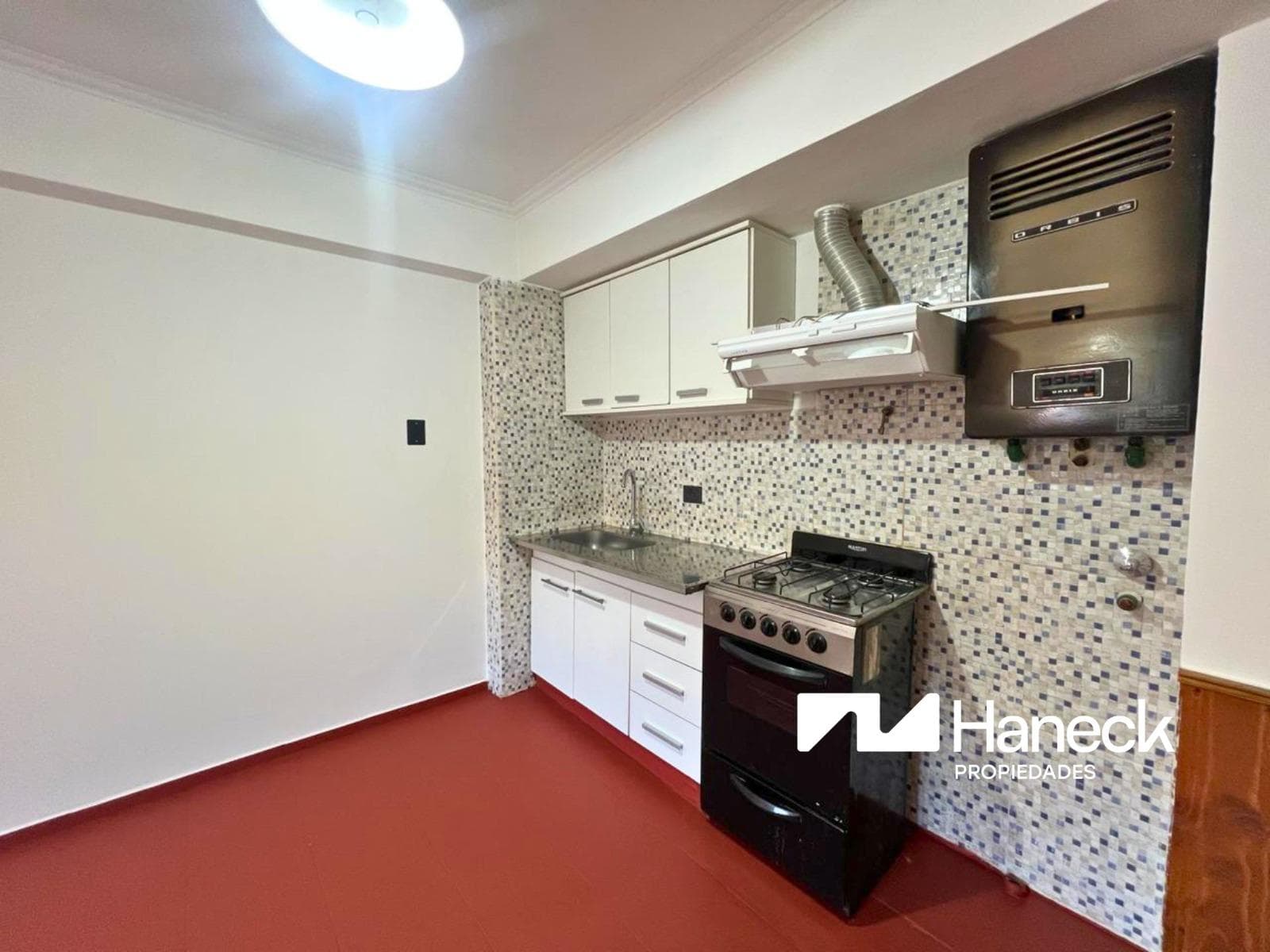 FOR SALE: Ground-floor apartment, downtown Bariloche