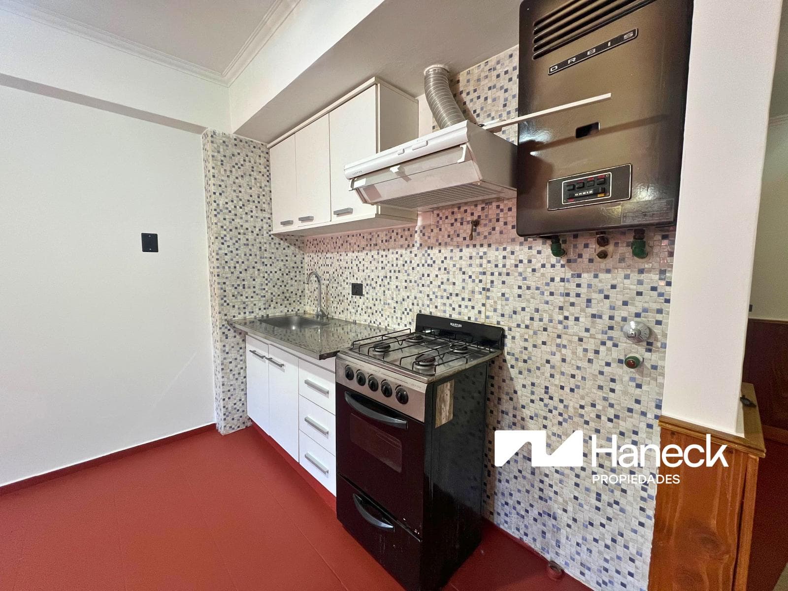 FOR SALE: Ground-floor apartment, downtown Bariloche