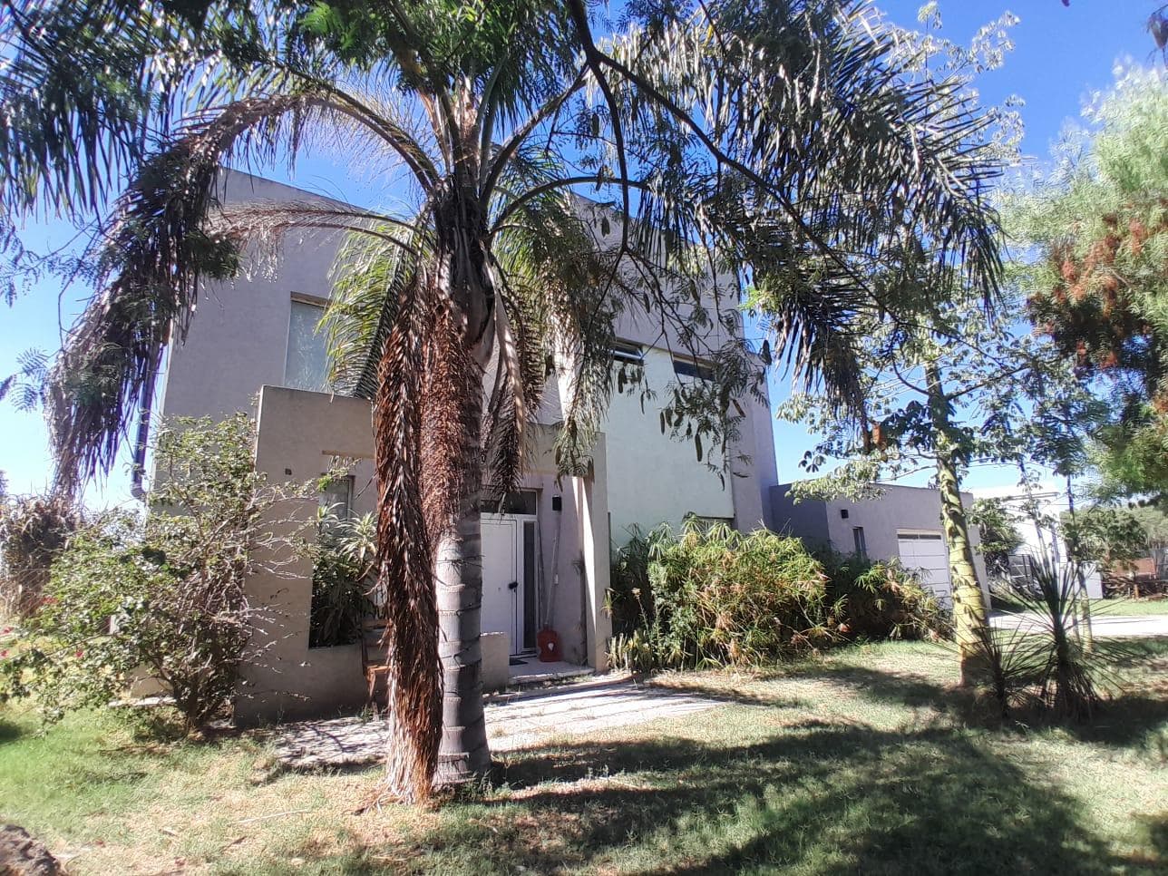 House for Sale in La Laguna, Cantón - North