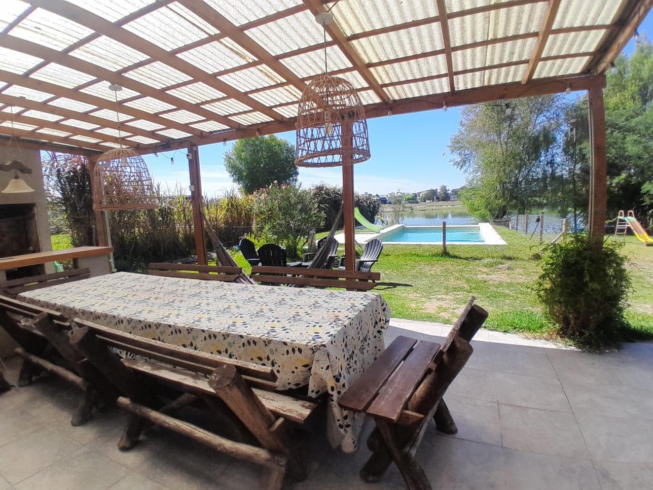 House for Sale in La Laguna, Cantón - North