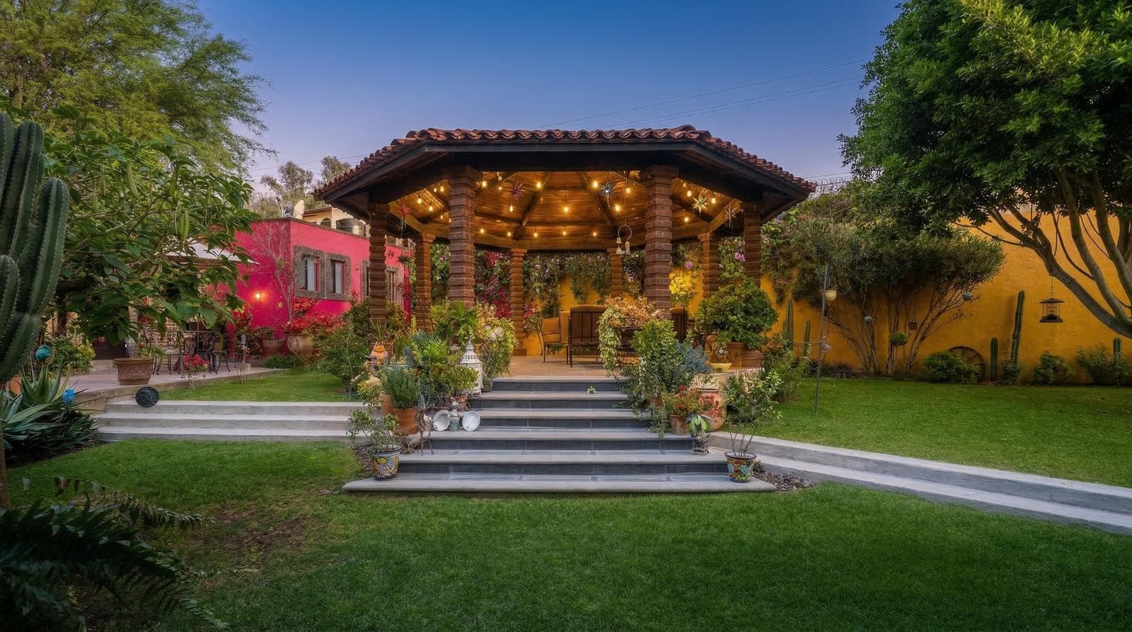 Casa Mariposa | Garden Oasis
