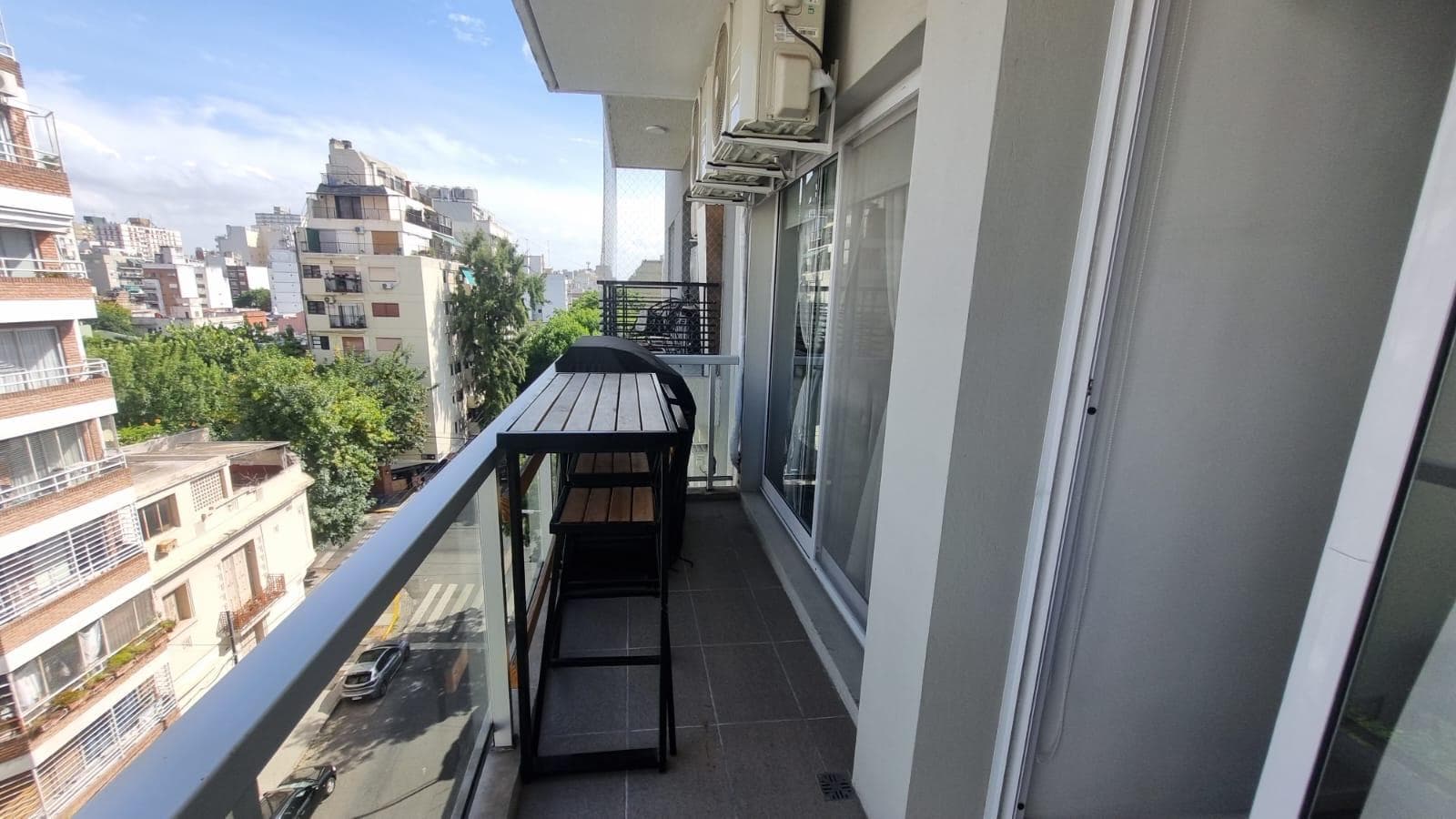 3-Room Apartment Facing the Street in Caballito Norte