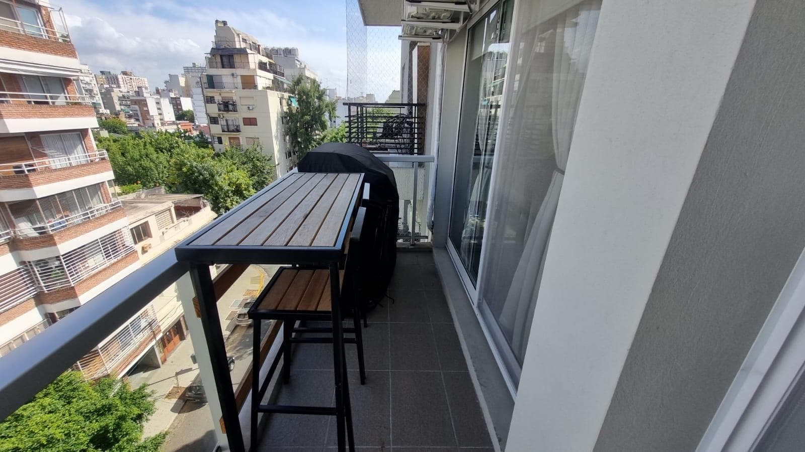 3-Room Apartment Facing the Street in Caballito Norte
