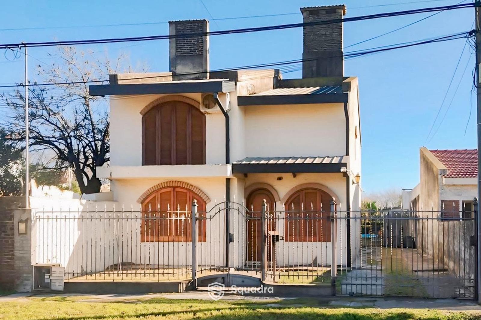 FOR SALE | TRADE - 3-bedroom house with garage, patio, barbecue area, and pool - Gálvez.