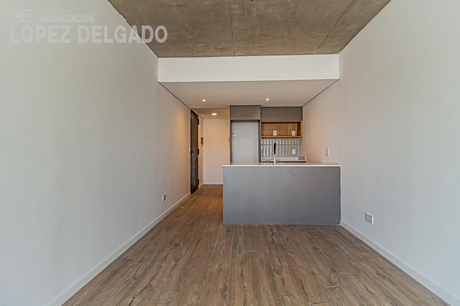 Brand-new 1-bedroom apartment on the front line in Villa del Parque