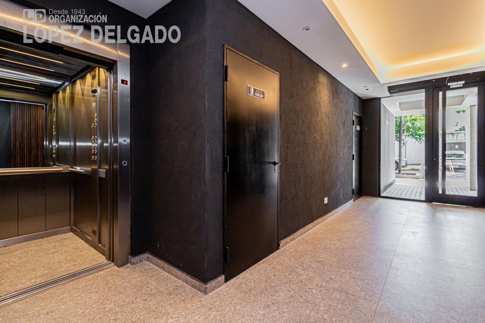 Brand-new 1-bedroom apartment on the front line in Villa del Parque