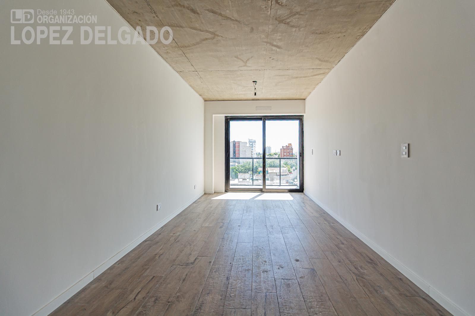 Brand-new 1-bedroom apartment on the front line in Villa del Parque