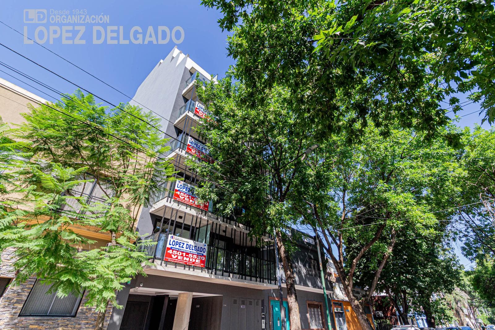 Brand-new 1-bedroom apartment on the front line in Villa del Parque
