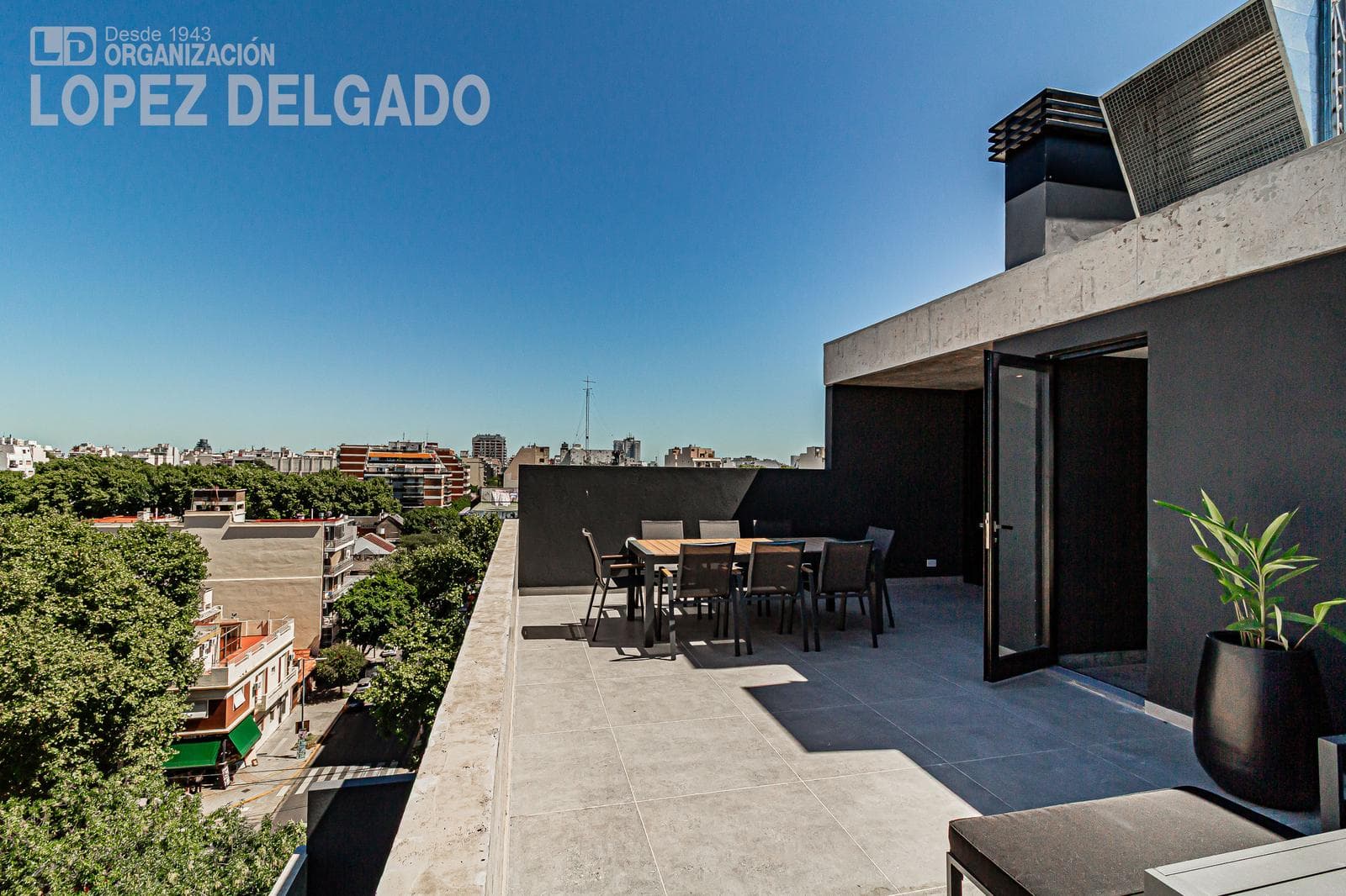 Brand-new 1-bedroom apartment on the front line in Villa del Parque