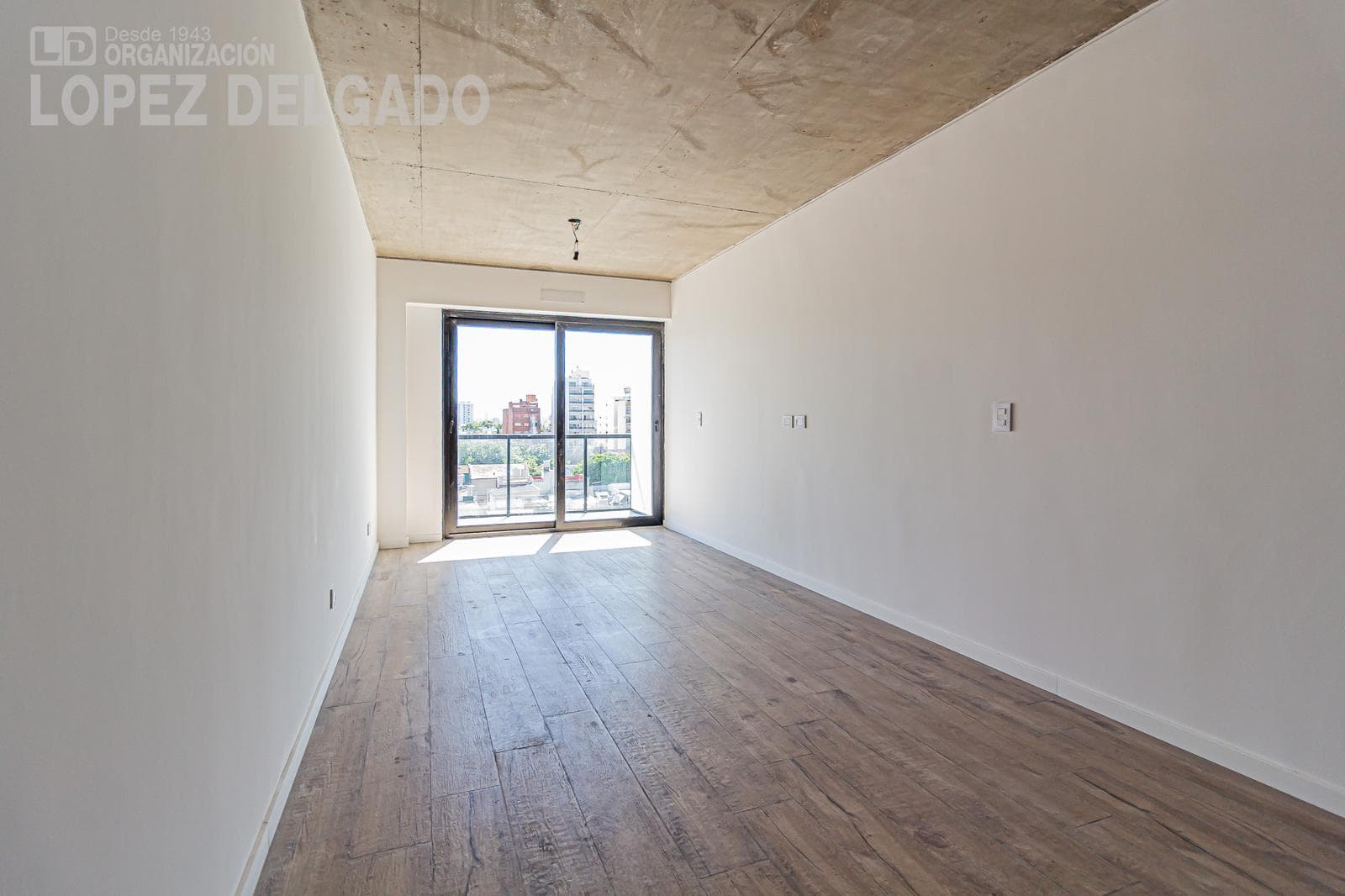Brand-new 1-bedroom apartment on the front line in Villa del Parque