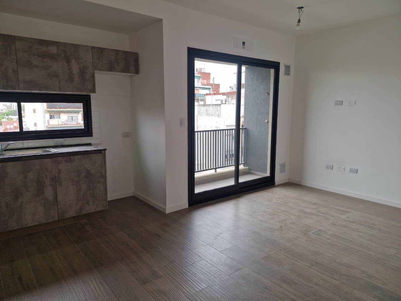 2-room apartment for sale with a balcony in Monte Castro, in an ideal location