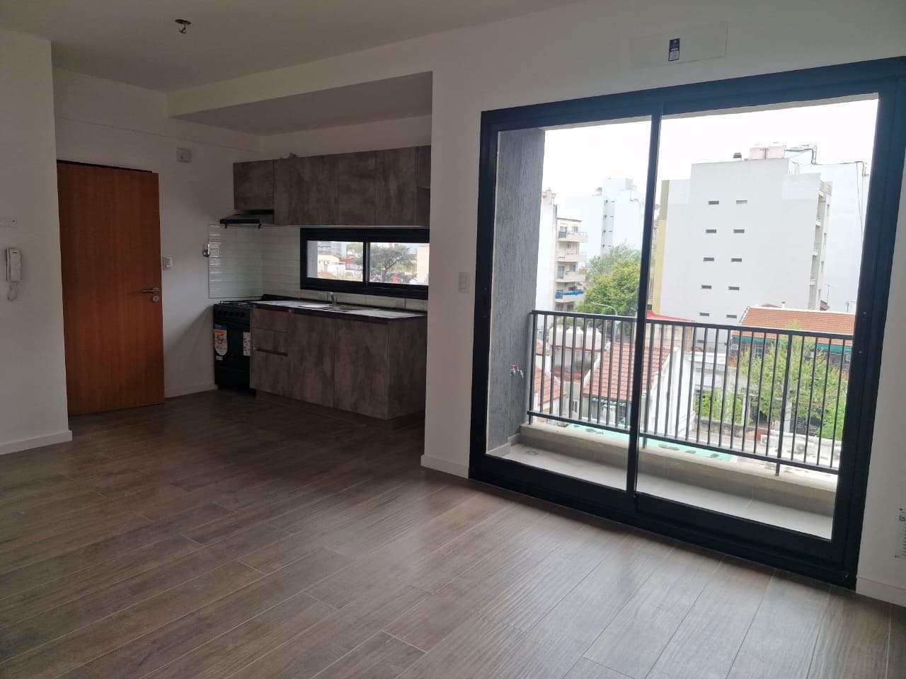 2-room apartment for sale with a balcony in Monte Castro, in an ideal location