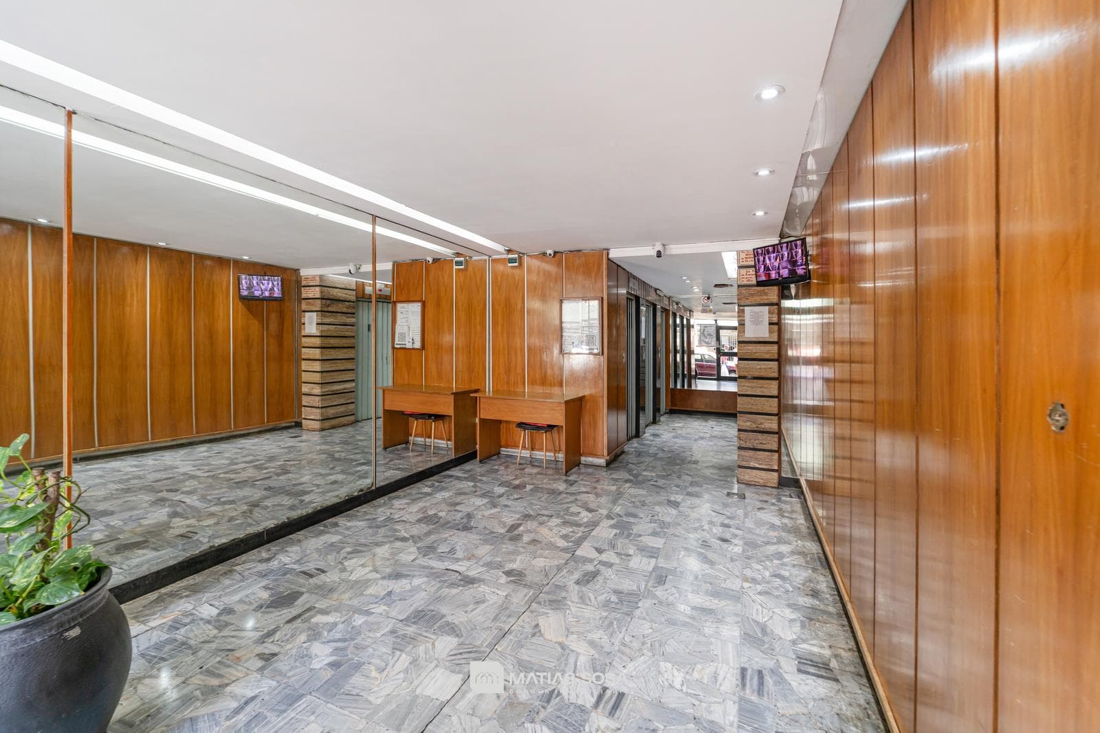 For Sale - Apartment - 2-room apartment with maid's quarters - Renovated and furnished