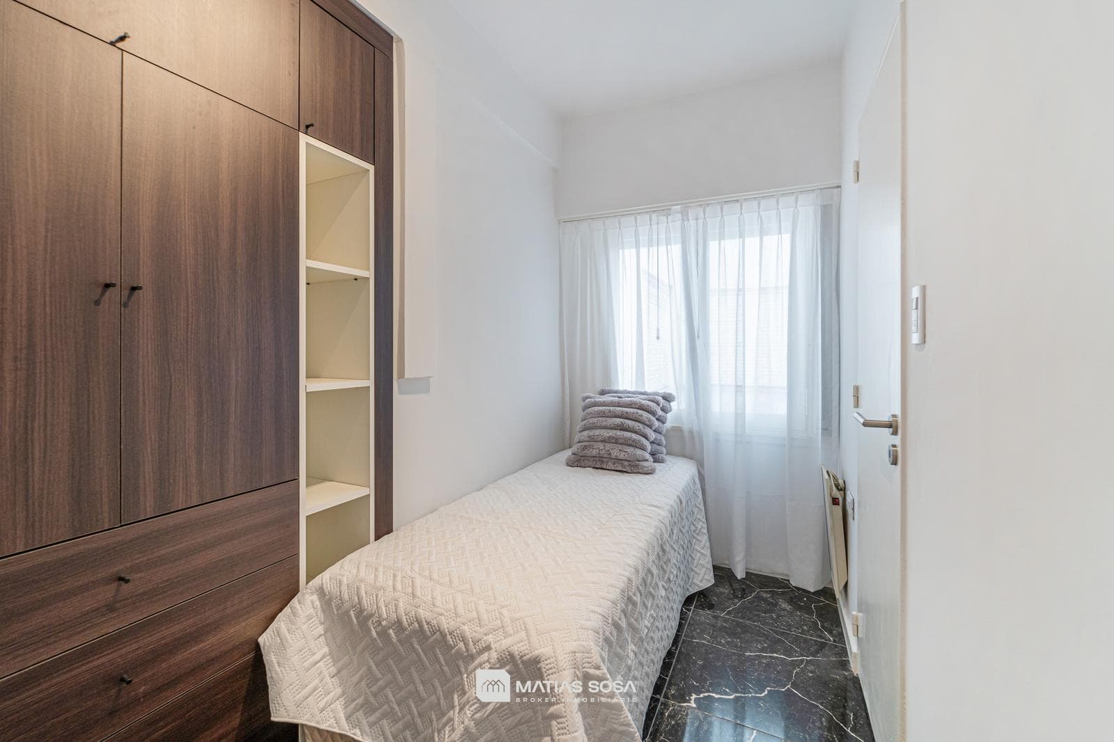 For Sale - Apartment - 2-room apartment with maid's quarters - Renovated and furnished